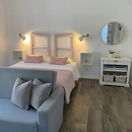 Konukevi Botica 4*